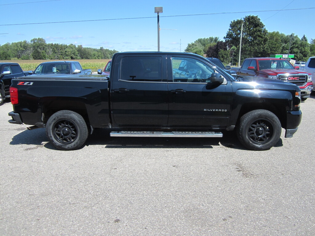2018 Chevrolet Silverado 1500 2LT Crew Cab photo 5