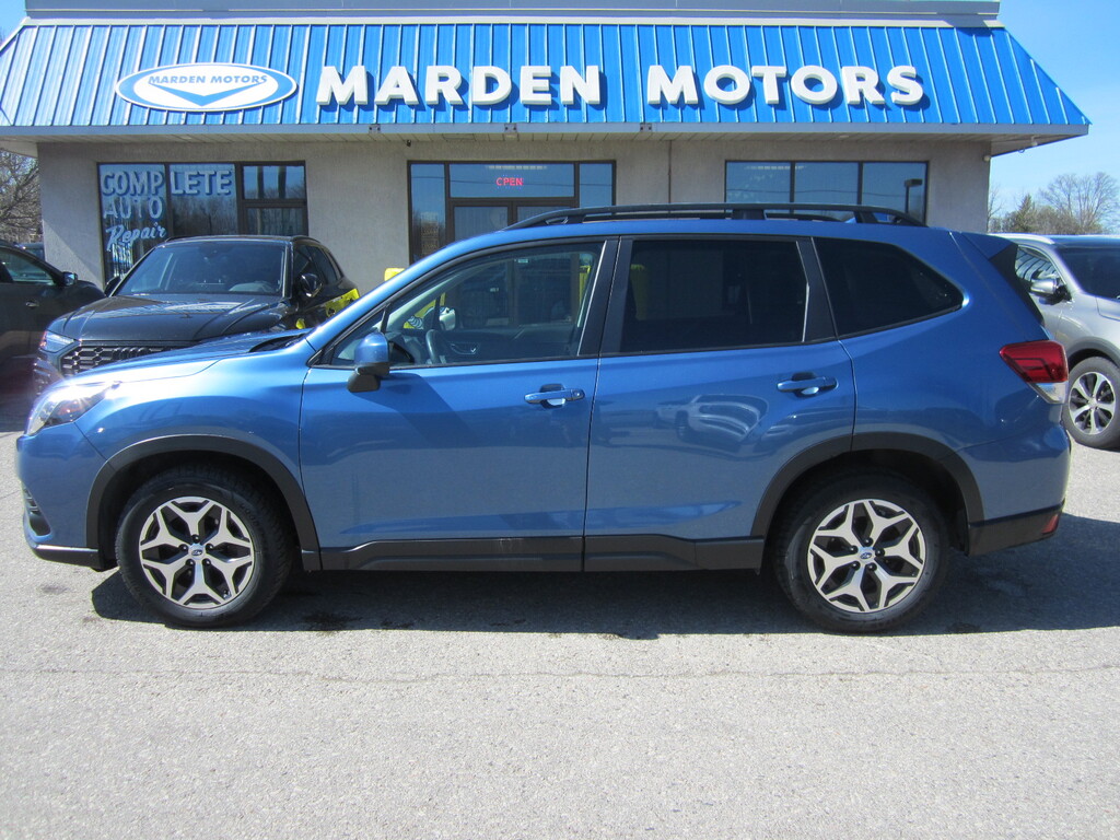 2022 Subaru Forester Touring photo 3