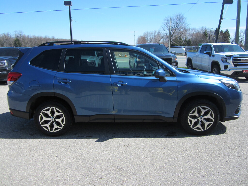 2022 Subaru Forester Touring photo 5