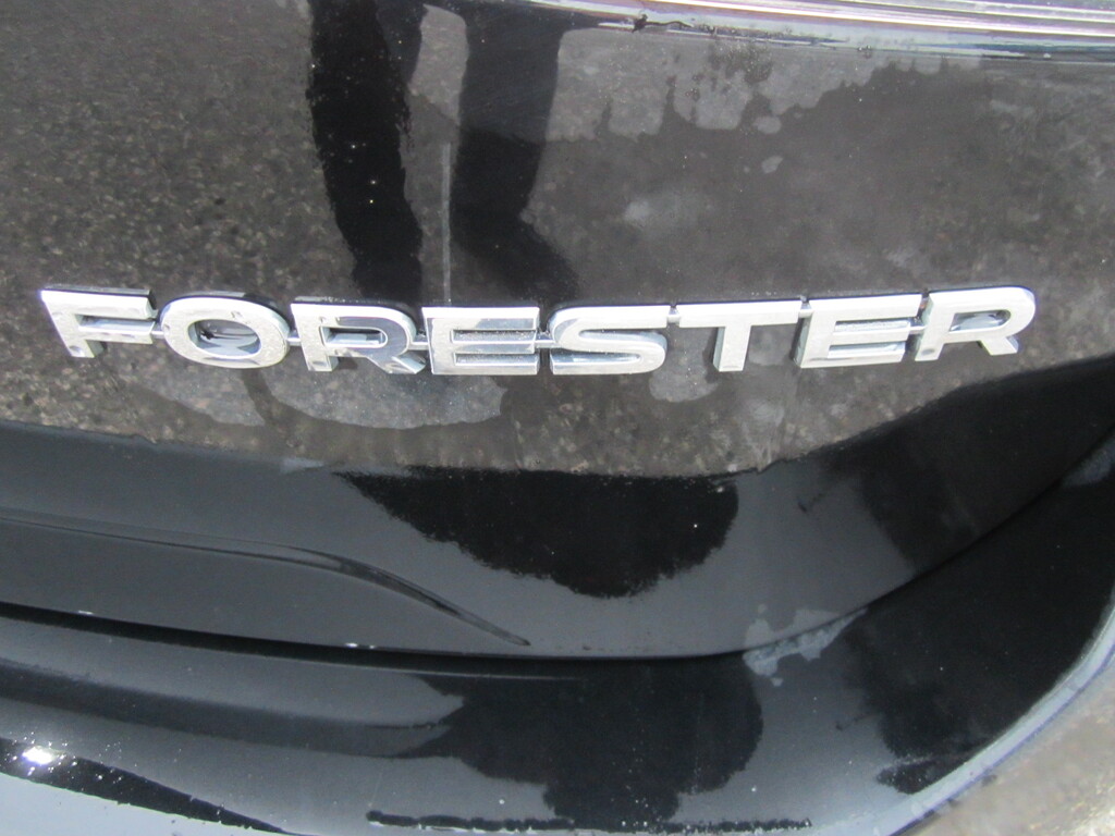 2023 Subaru Forester Touring CVT photo 4