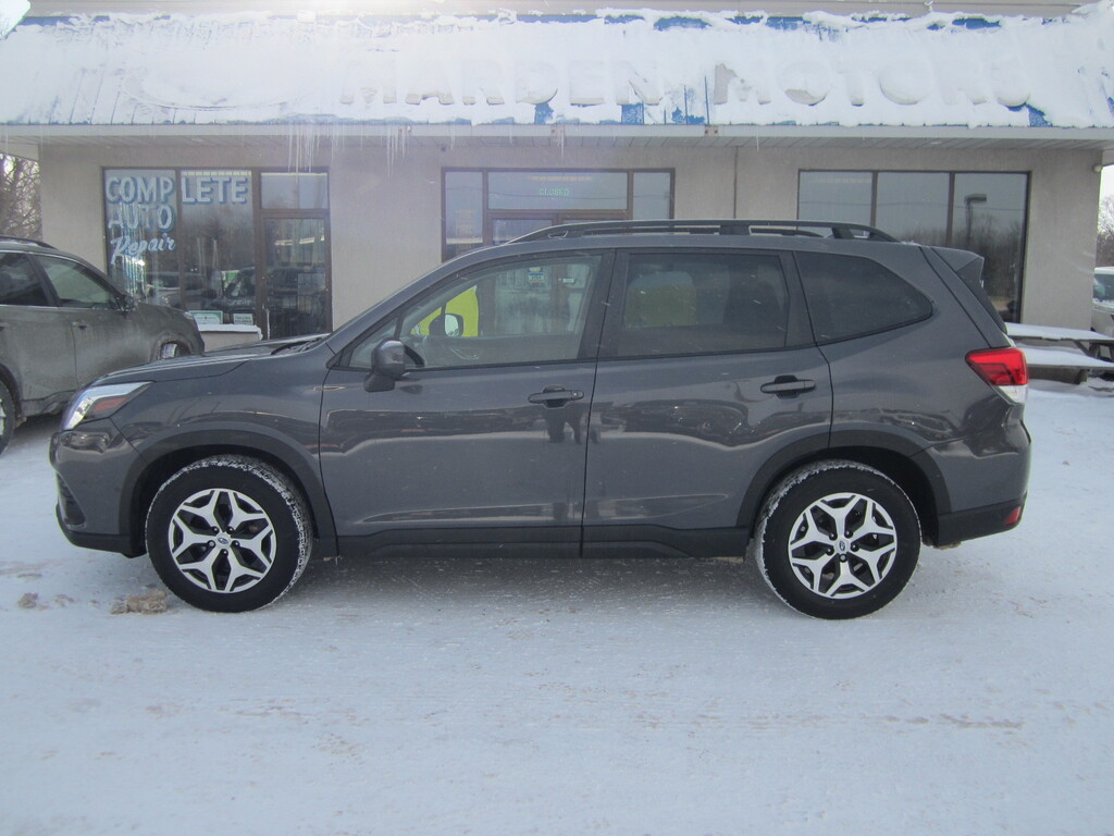 2023 Subaru Forester Touring CVT photo 3