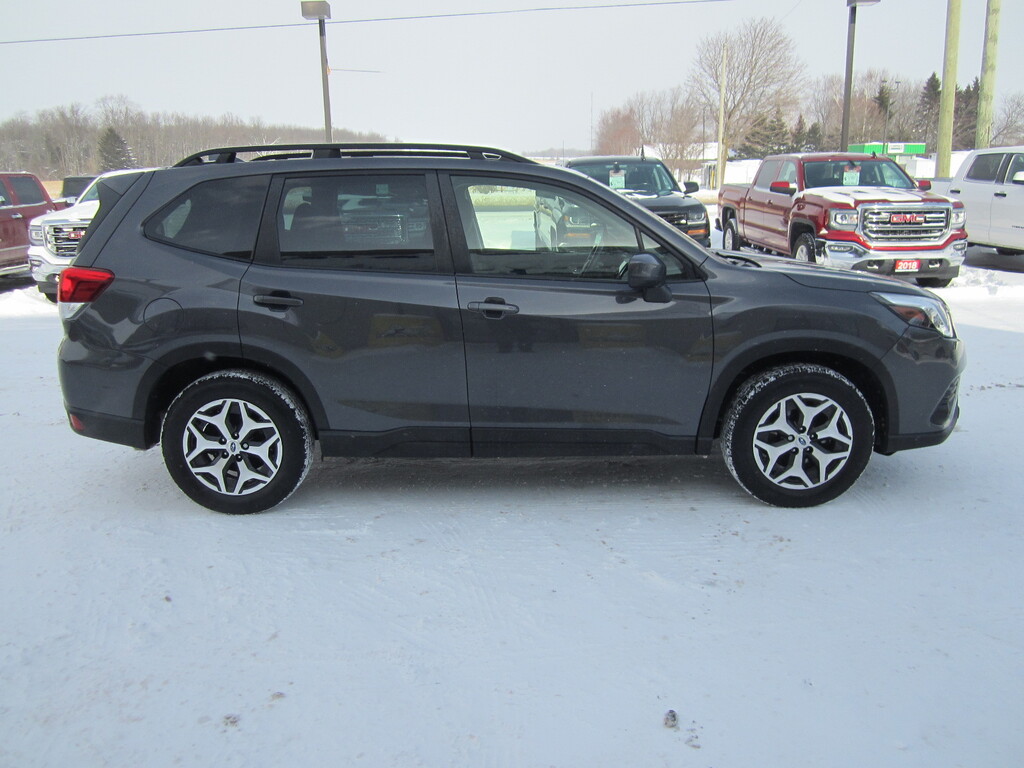 2023 Subaru Forester Touring CVT photo 5