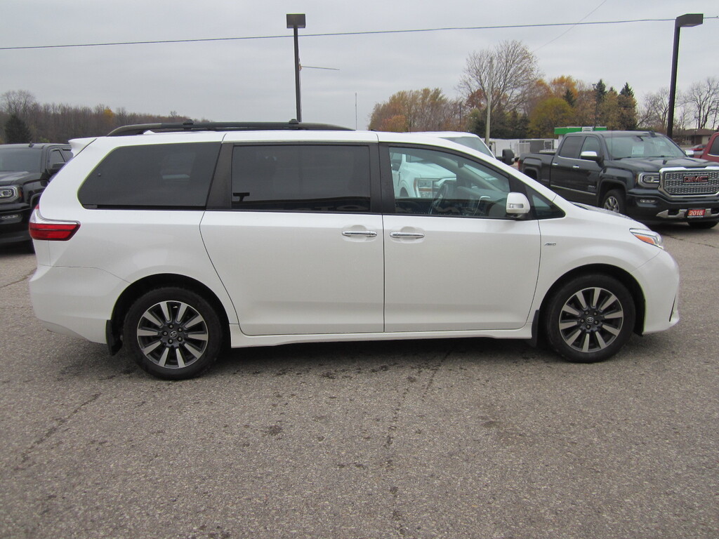 2018 Toyota Sienna XLE Limited photo 5