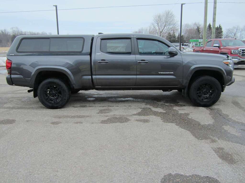 2021 Toyota Tacoma 4x4 Double Cab photo 5
